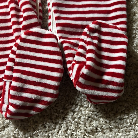 Ralph Lauren velour footie bodysuit | 9 months - Picture 6 of 11